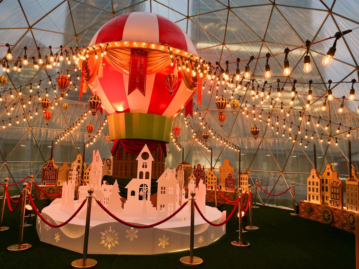 ドーム型イルミネーション「SNOW DOME」は中に入ってもOK（筆者撮影）