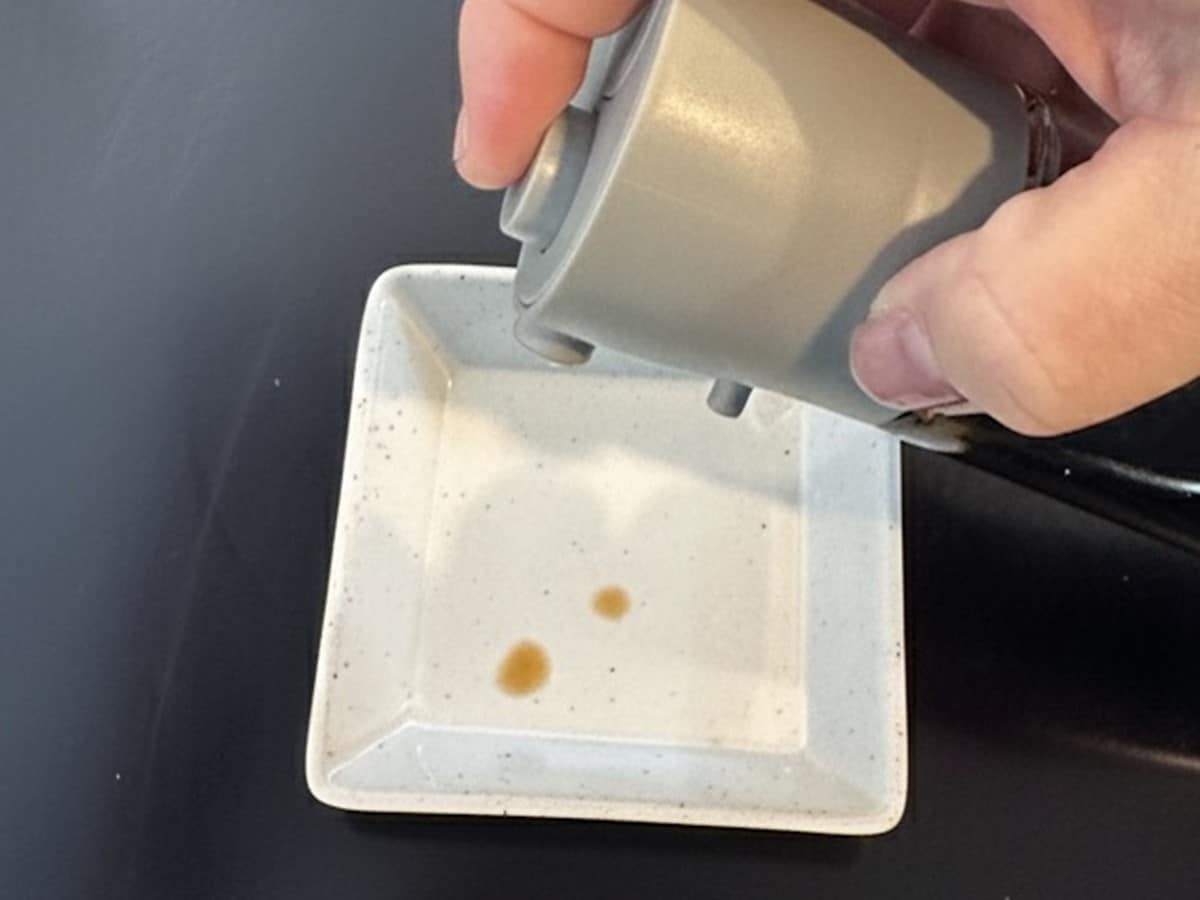 プッシュ醤油ボトル