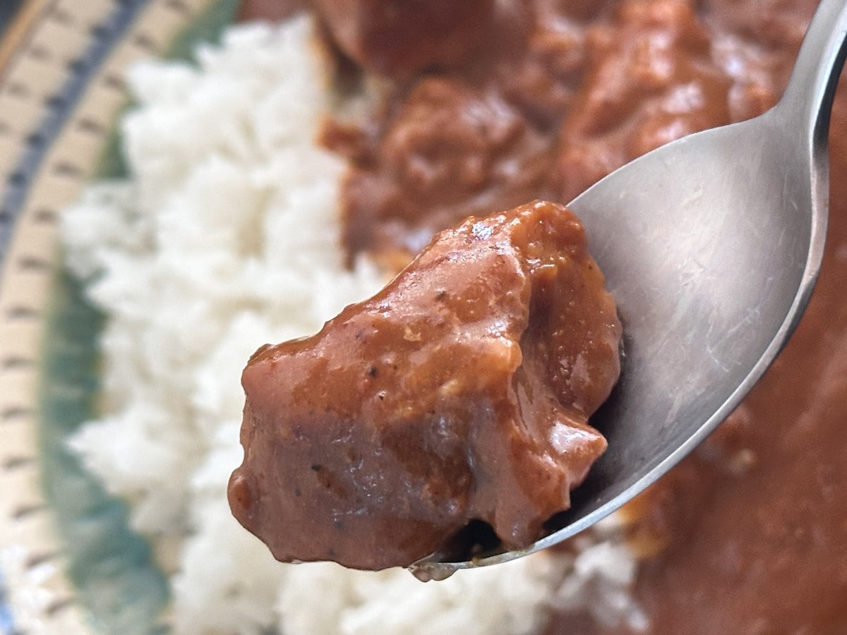 大きな牛肉が3つもごろりと入っていました。