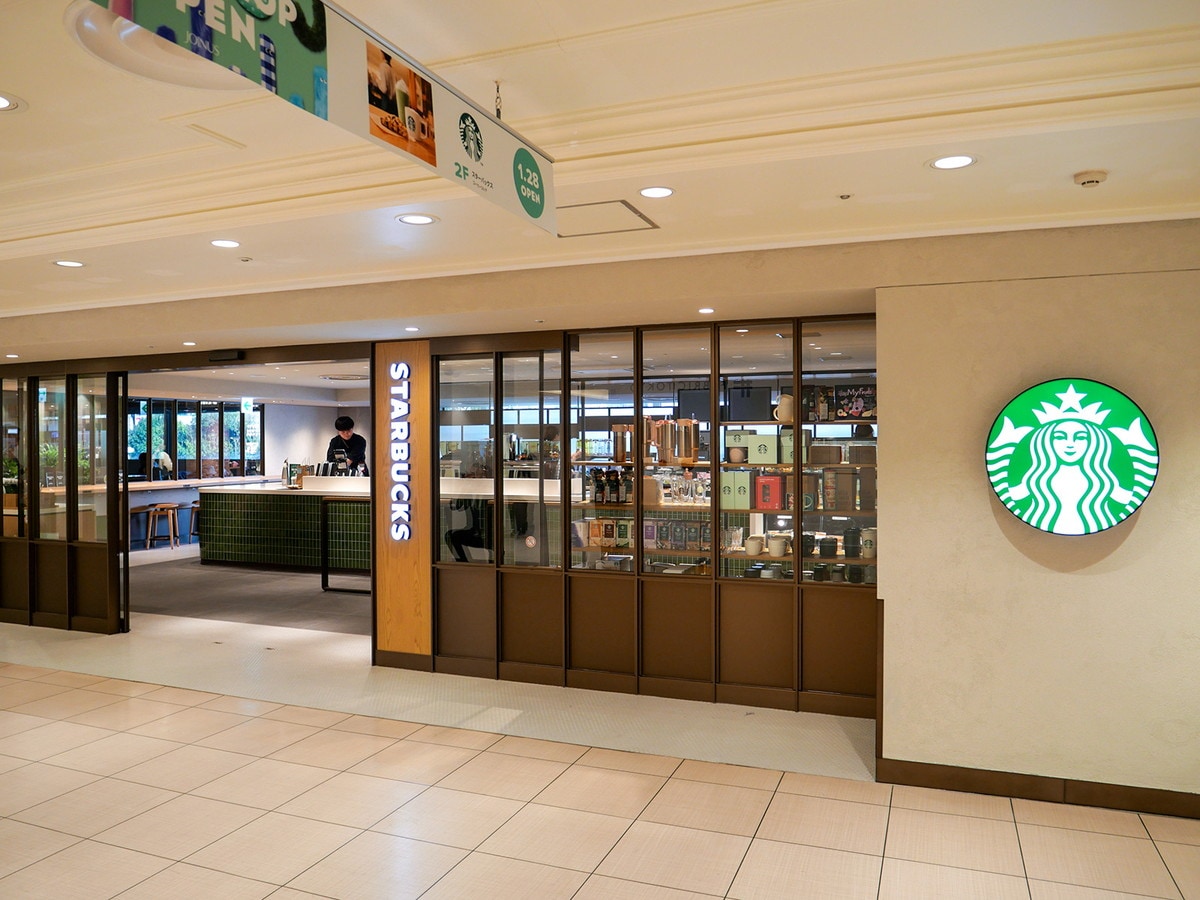 「スターバックス コーヒー 横浜ジョイナス2階店」は相鉄 横浜駅の2階改札を出てすぐ