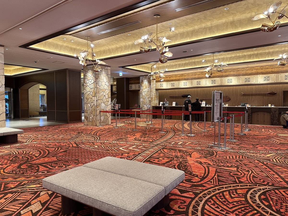 「ホテルハワイアンズ」のロビーもモダンにリニューアル