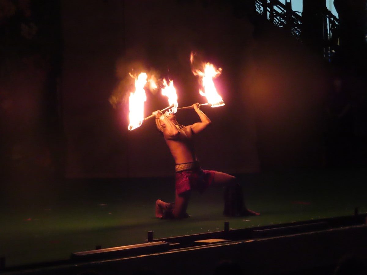 テクニックが光るソロ演技：アフィ諒汰さん