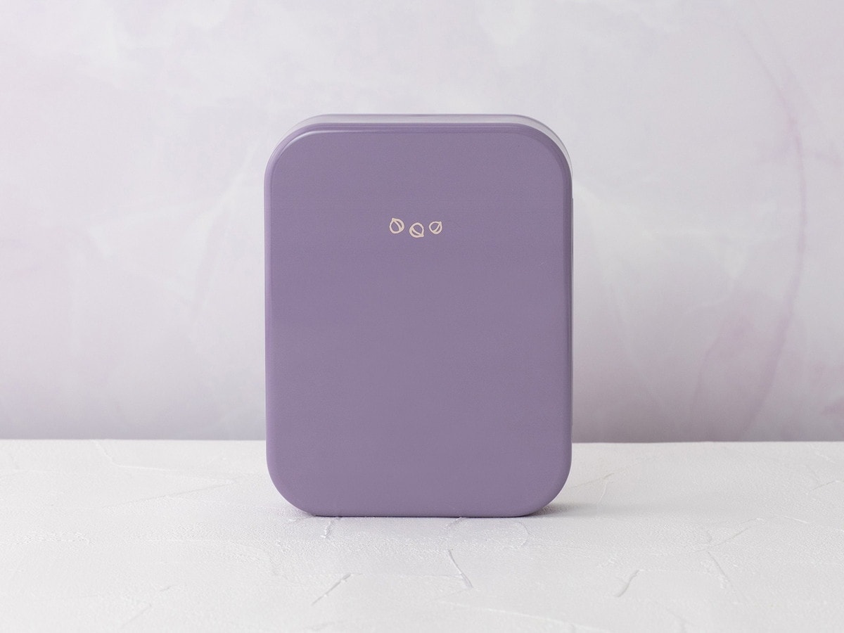 背面にはクルミが描かれている