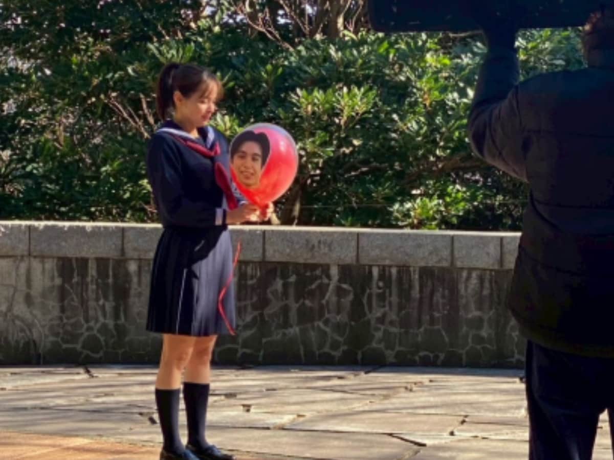 昔と変わらない」加藤ローサ、セーラー服姿に絶賛の声！ 「貴重ですね