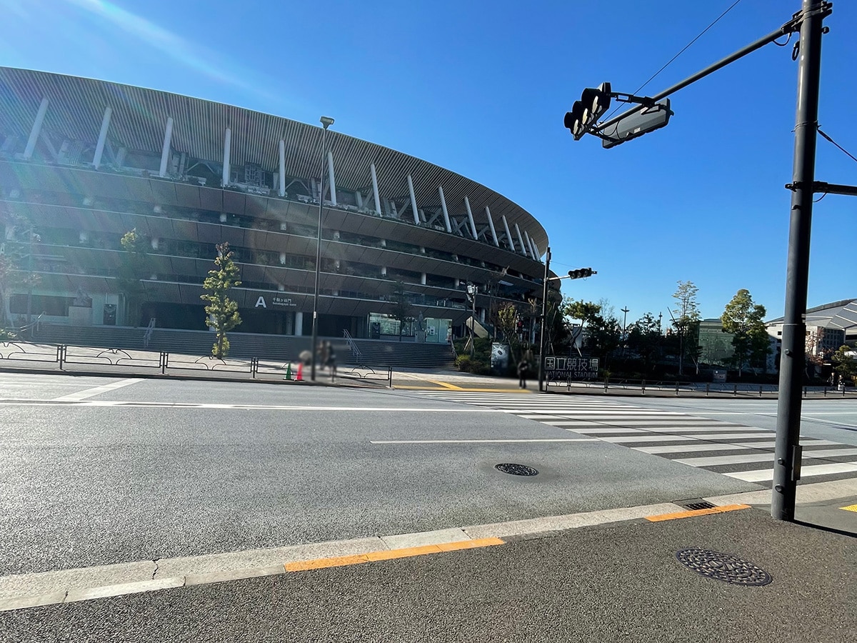 国立競技場の前を通ってホテルへ