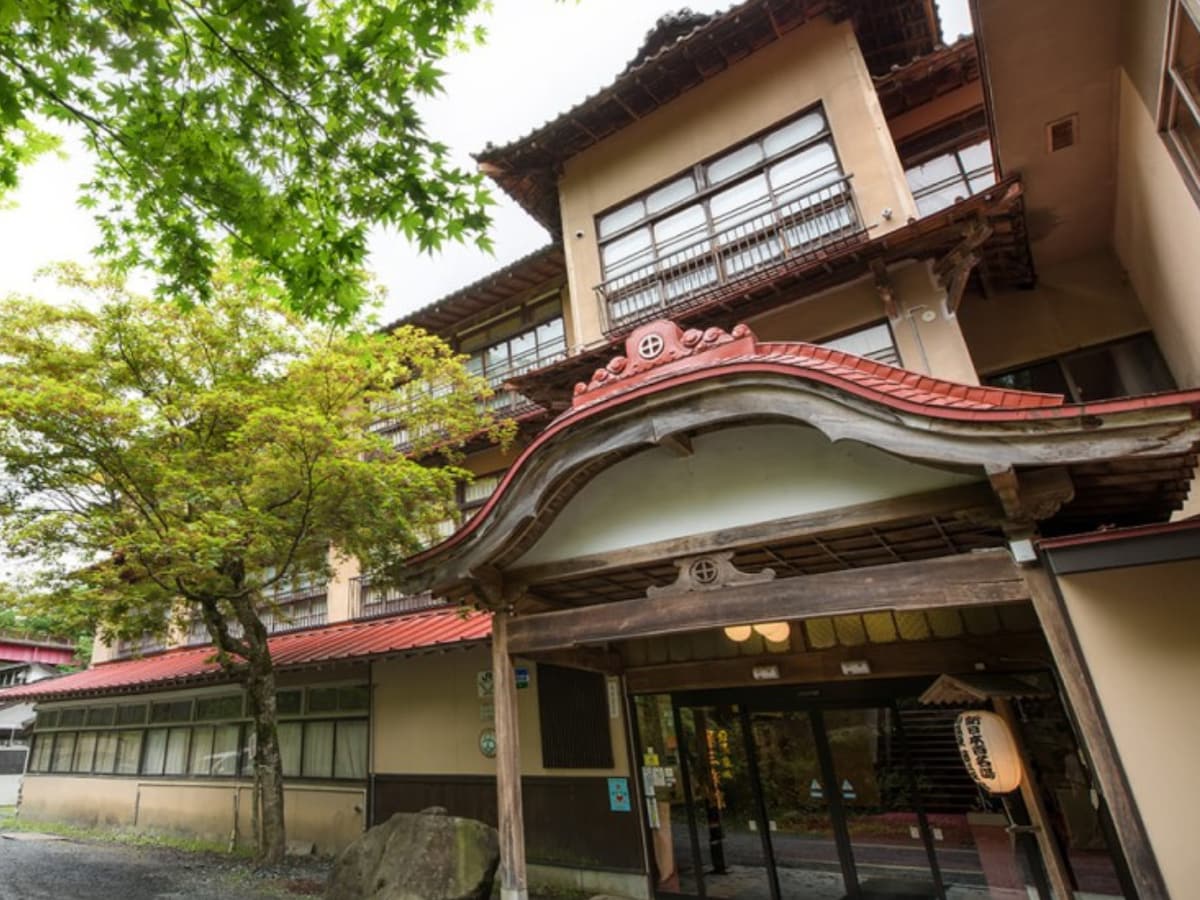 「鉛温泉 藤三旅館」公式Webサイトより