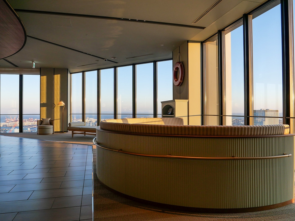 「OMO5横浜馬車道 by 星野リゾート」46階「OMOベース」からの眺望（筆者撮影）