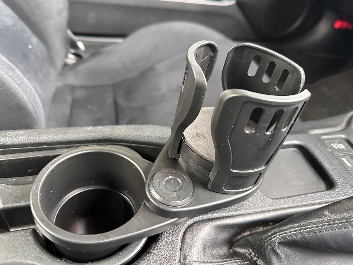 ダイソー「2in1車載ドリンクホルダー」