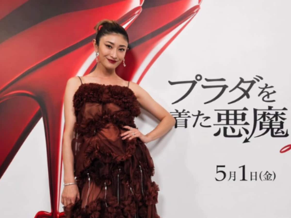 【希少】【激レア】ボーダフォン　タペストリー　山田優 日本版の主役ですか？」山田優、『プラダを着た悪魔2』ジャパン