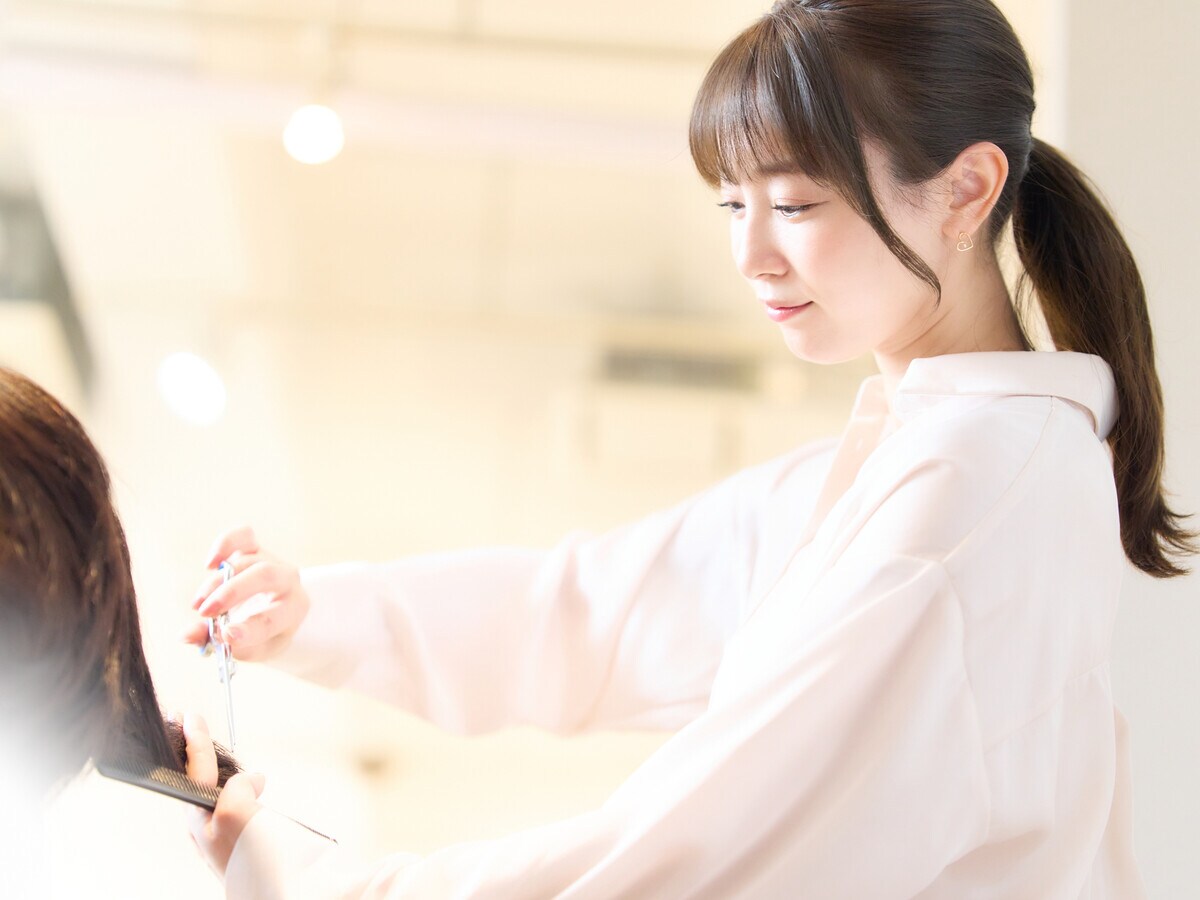 同率2位は「美容師」