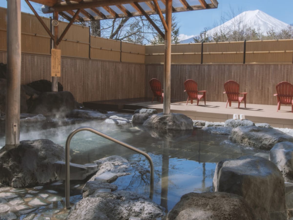 「富士山溶岩の湯 泉水」公式Webサイトより