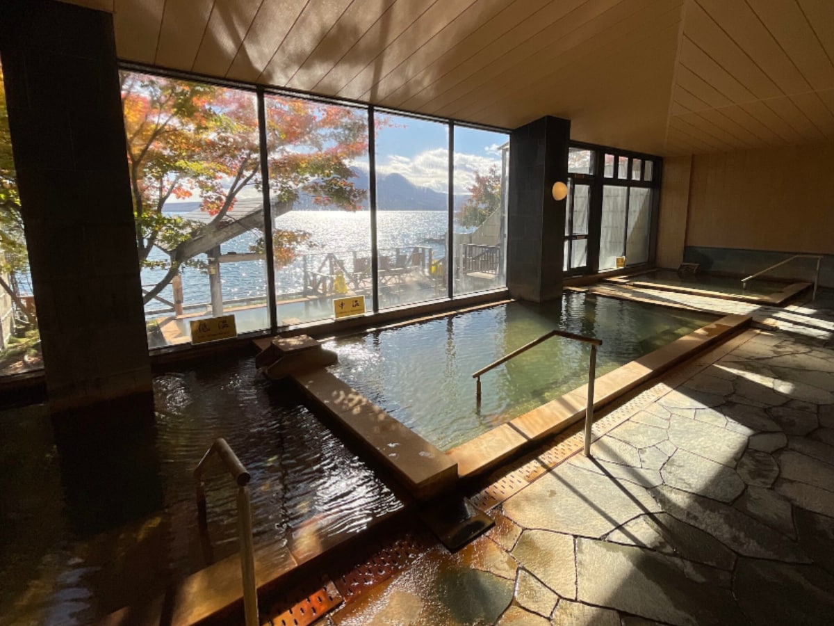 「奥札幌の秘湯 湖畔の宿支笏湖 丸駒温泉旅館」公式Webサイトより