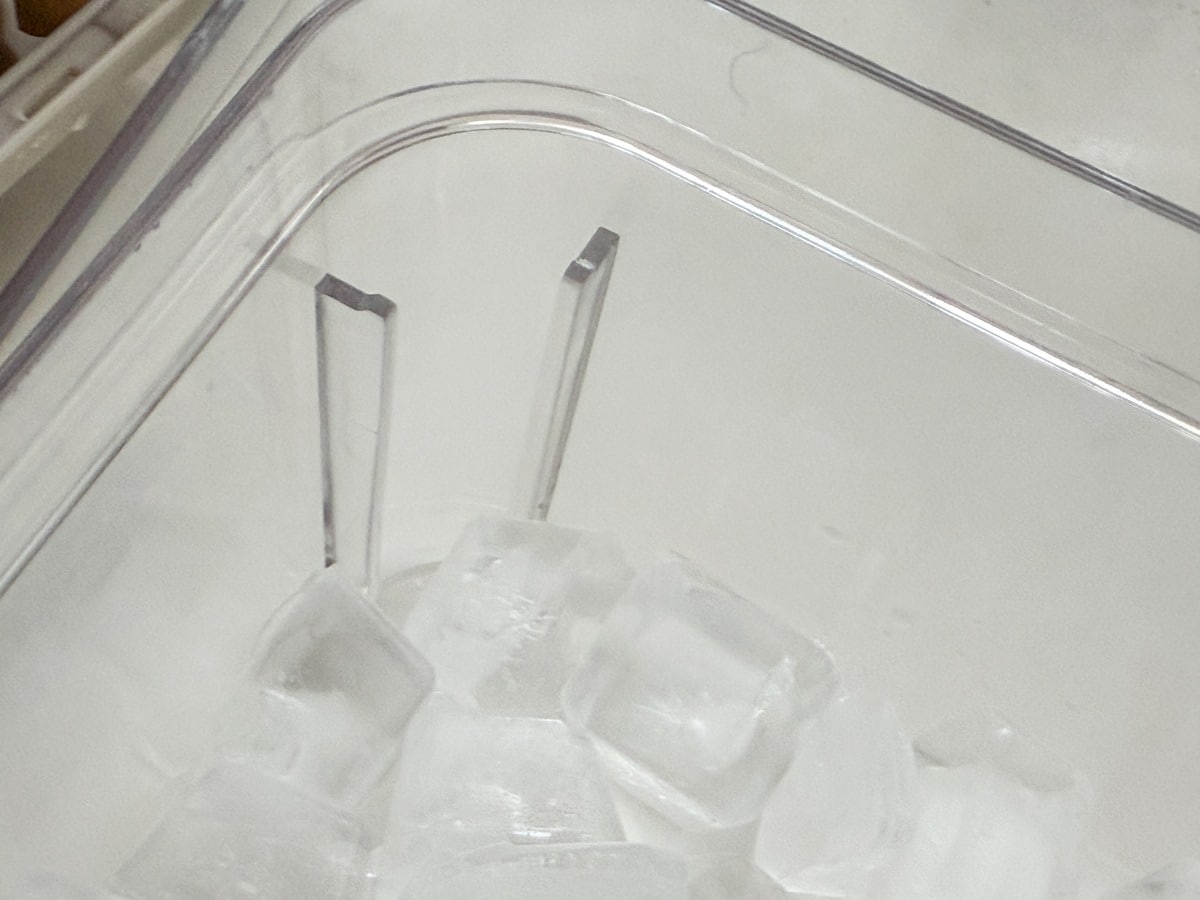 氷を入れる容器