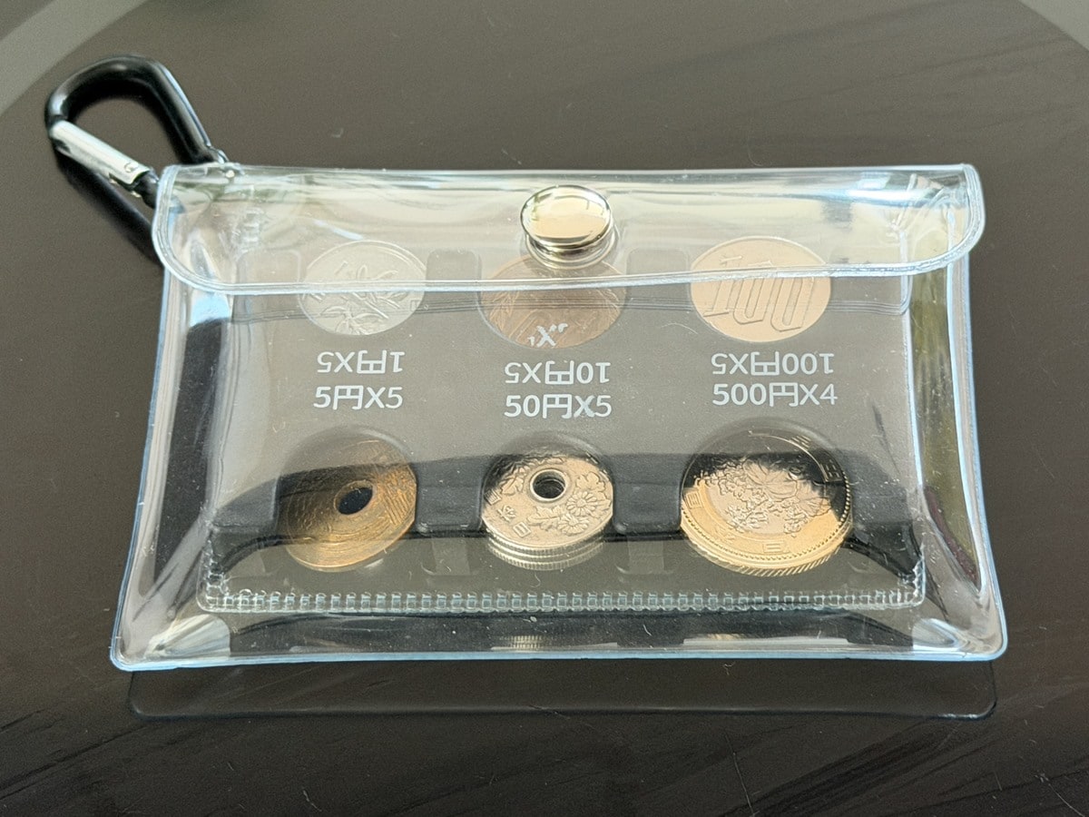 キャンドゥ　ポーチ入りコインホルダー