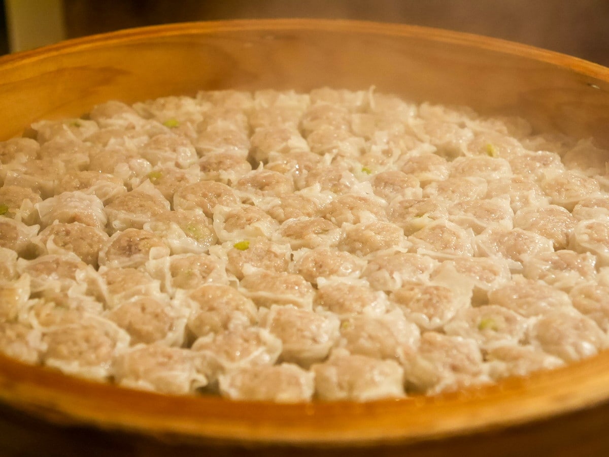 崎陽軒本店ビアレストラン「亜利巴″巴″（アリババ）」のランチバイキングでは、シウマイが食べ放題で楽しめる！（筆者撮影）