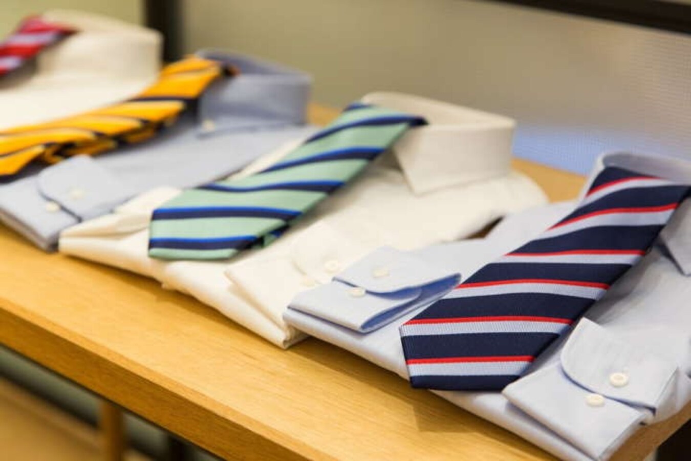 スーツの基礎知識 シャツ ネクタイの 失敗しない 組み合わせは Citrus シトラス