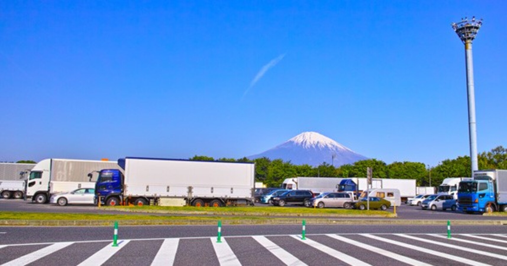 駐車区分無視 身勝手な合流 身障者スペースへの駐車 近年増殖中 迷惑ドライバー の実態とは Citrus シトラス 駐車区分無視 身勝手な合流 身障者スペースへの駐車 近年増殖中 迷惑ドライバー の実態とは Citrus シトラス