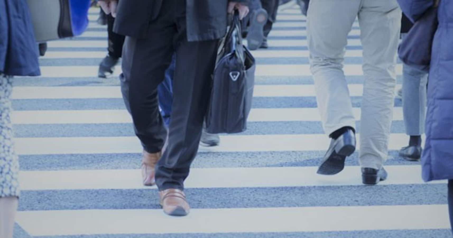 気まずいu2026どうにかできない？ 人とすれ違うとき、何度も同じ方向に避け 