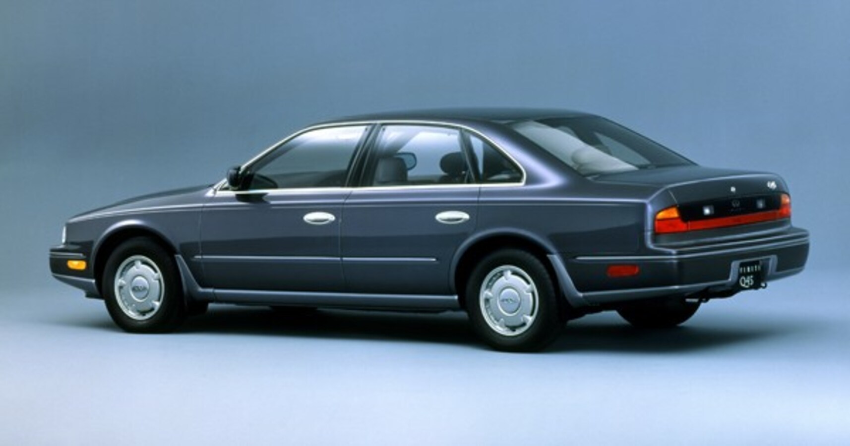 高級車造りの概念を大きく変えた ジャパン オリジナル 大型高級サルーン 中年名車図鑑 日産インフィニティq45 Citrus シトラス