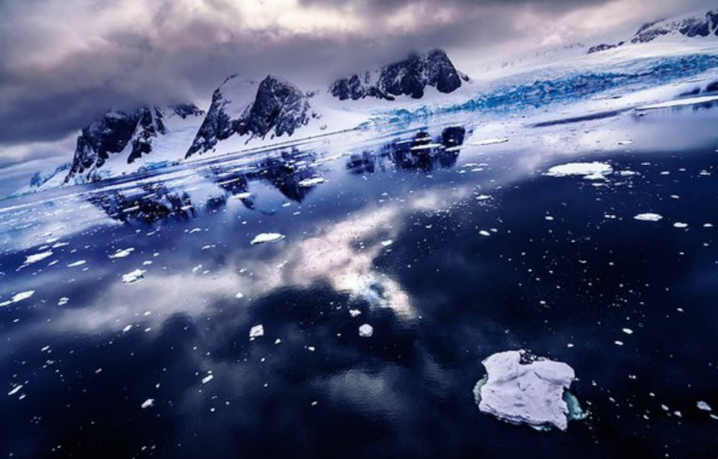 Otherworldly Antarctic Pics by Yutaka Kagaya | All About Japan
