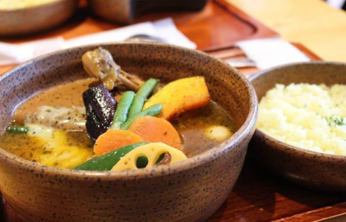 Суп на завтрак у японцев 4 буквы. Карри рамен суп. Карри рамен рецепт. Суп карри АРК. Суп карри японский с пюре картофельным.