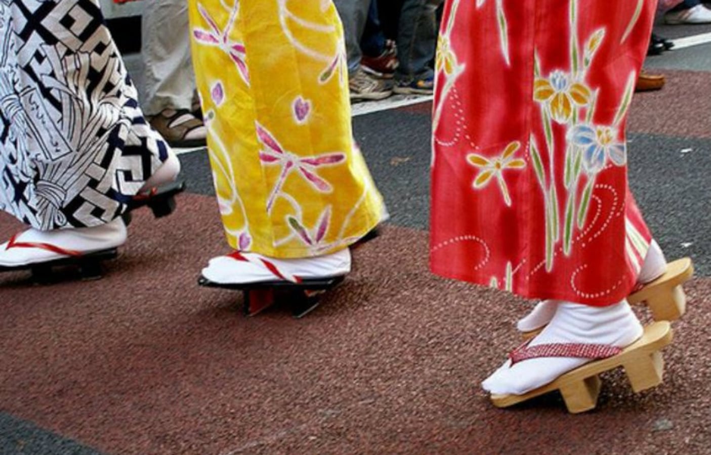 How to Properly Wear 'Geta' | All About Japan