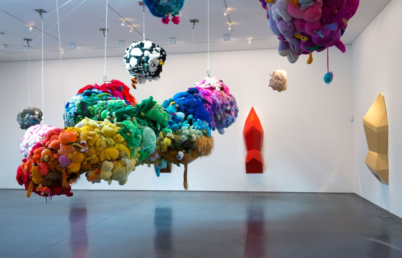 Инсталляция. Mike Kelley. Креативные инсталляции. Инсталляция искусство. Цветные инсталляции.