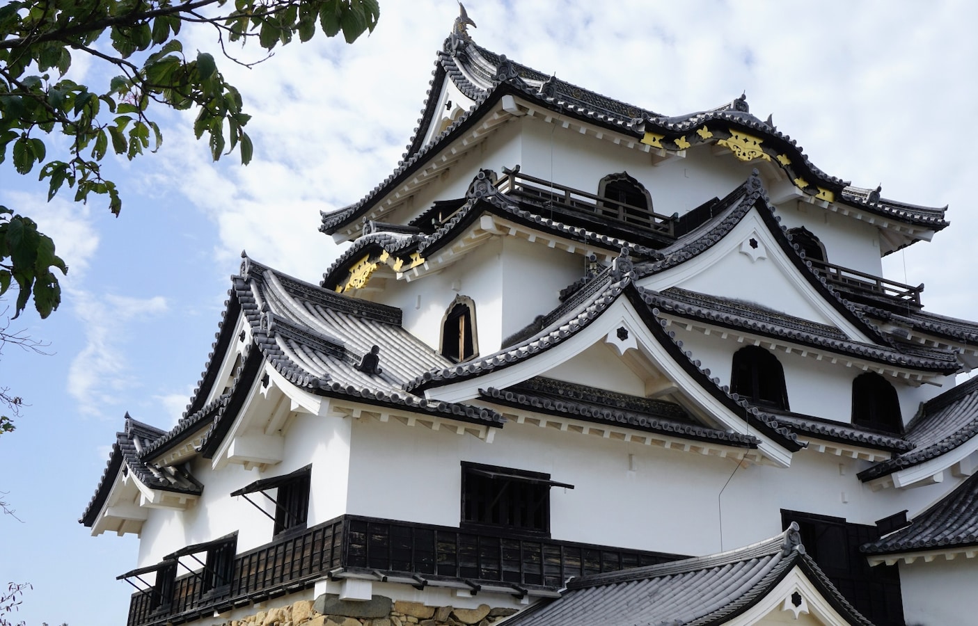 Shogun Stronghold: Samurai Castles in Japan - Travelogues from Remote Lands