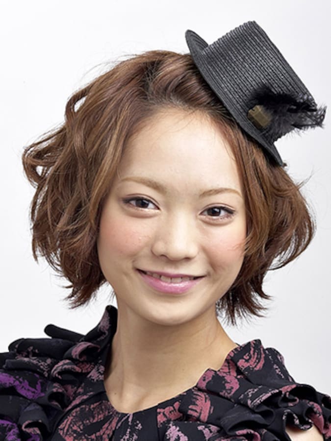 ショートパーティー・ミニハットキュートポンパドール[ヘアアレンジカタログ]All About ミーコ