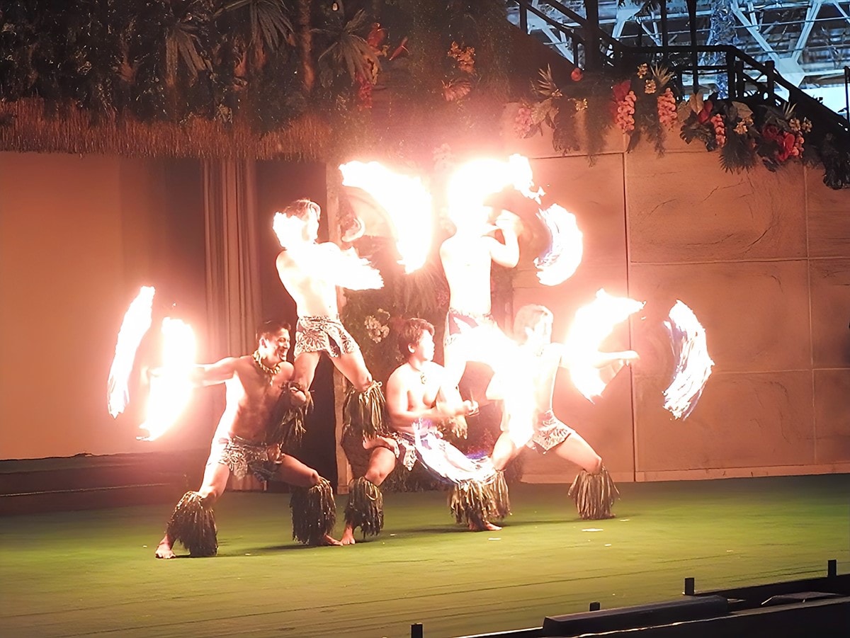 シバオラによる圧巻の群舞