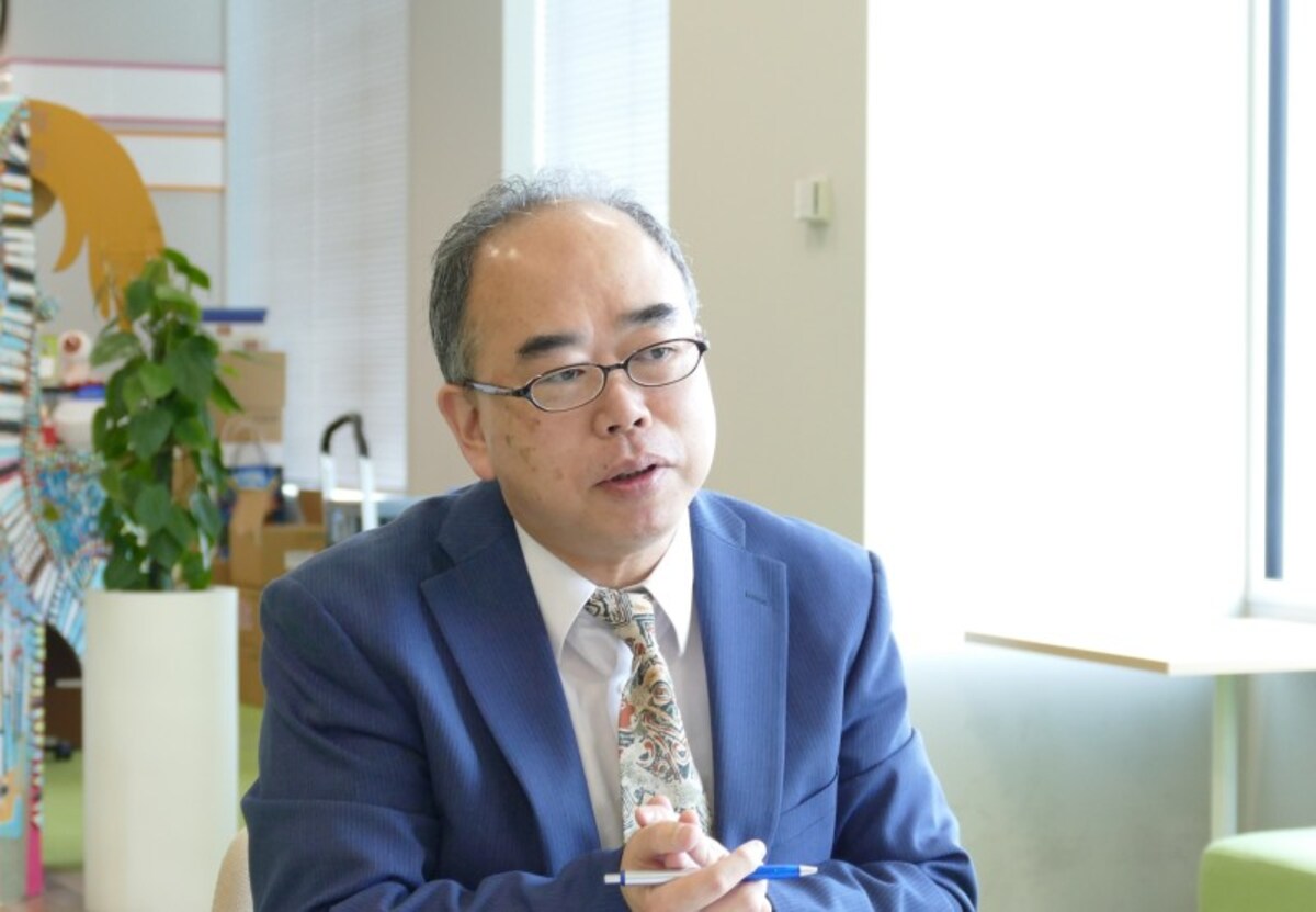 「離婚110番」主宰の澁川良幸さん。離婚について年間3600件ほどの相談をこなしている。
