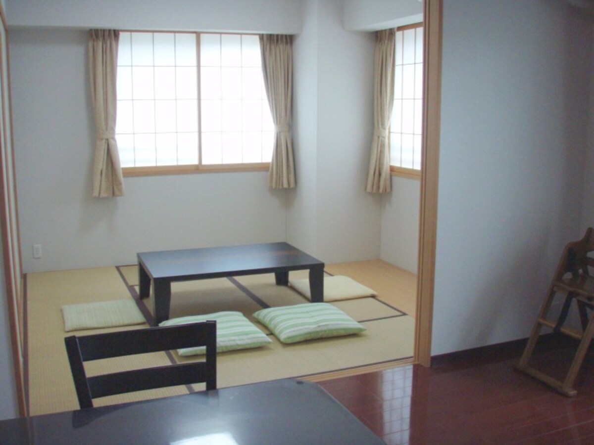 畳のある部屋があるだけでなごみます。和室は多目的に使える便利な部屋です。