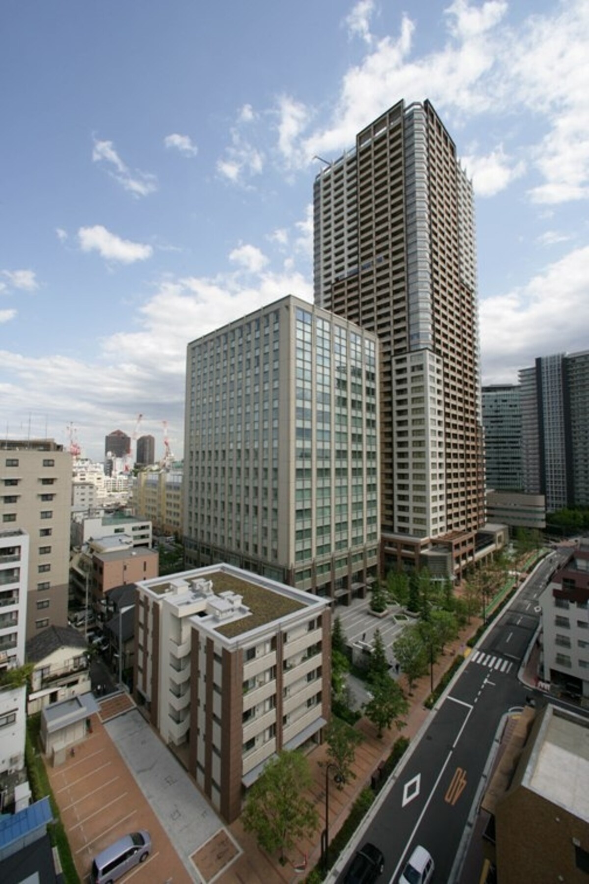 「東京サザンガーデン」以後も大崎五反田地区の再開発は続く。同じく三井不動産で、「東京サザンガーデン」のおよそ倍近い敷地の「北品川5丁目第1地区」が進行中だ。こちらは平成26年の竣工を予定している。