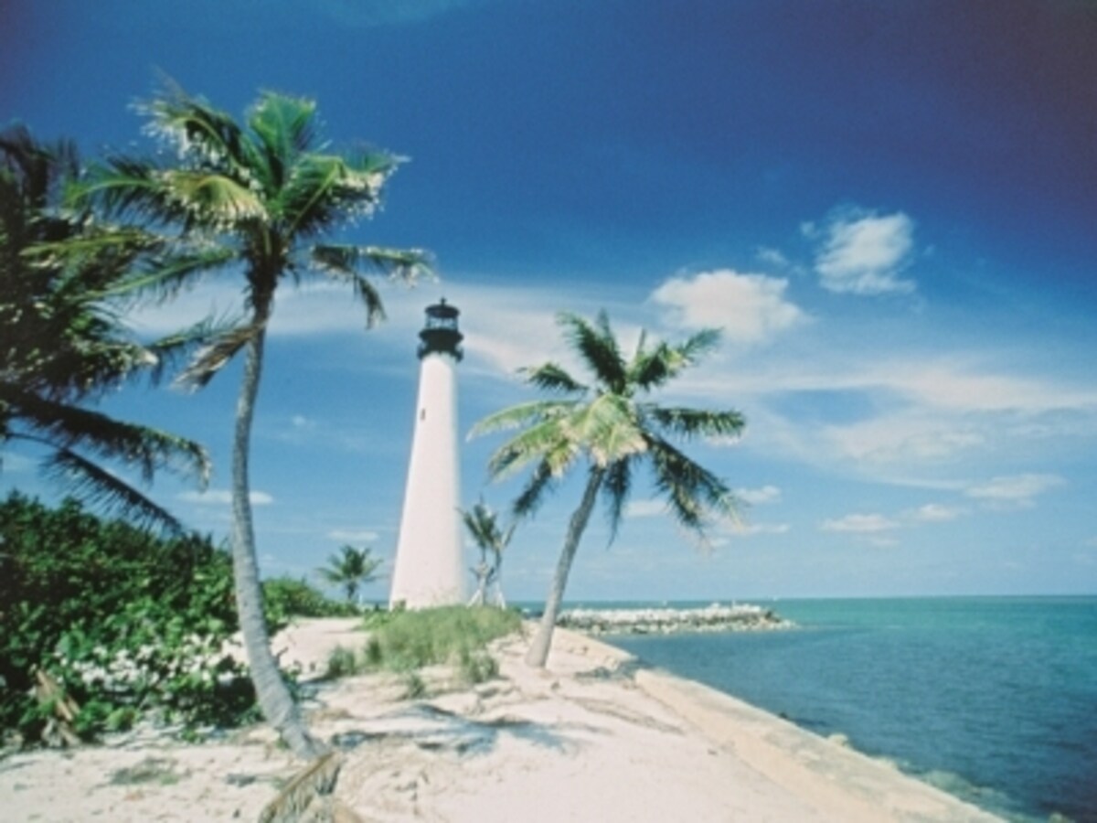 有名な観光地の1つ白灯台 (C)VISIT FLORIDA