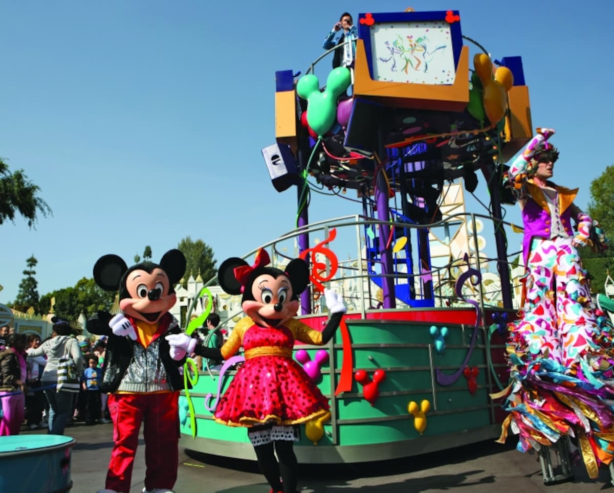 ディズニーランドのパレード