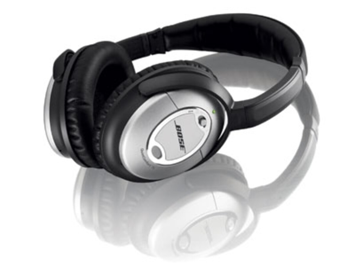 2009年9月30日新発売、BOSE QC15。undefinedボースオンラインストアのみで限定発売され、価格は39,900円