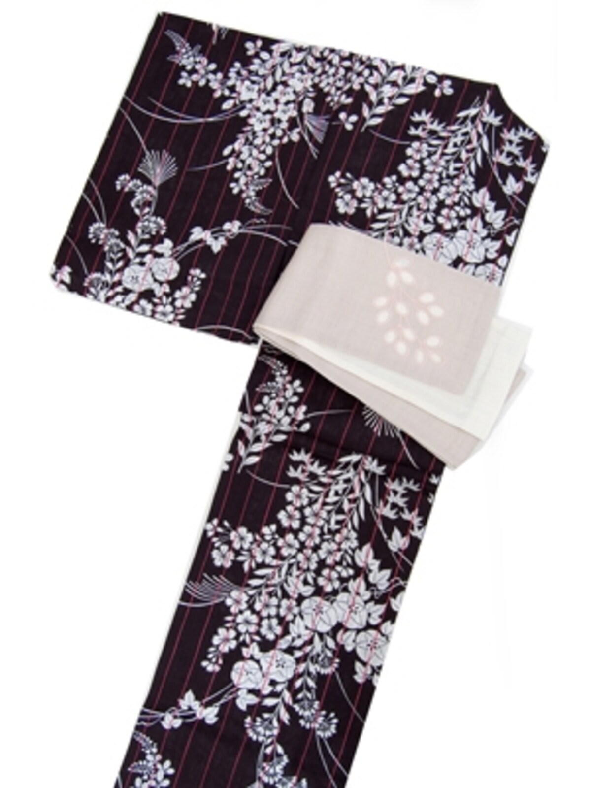 浴衣：秋草（綿100％、￥29,400）帯：半幅帯（ピンク、麻100％、￥16,800）／すべてくるり