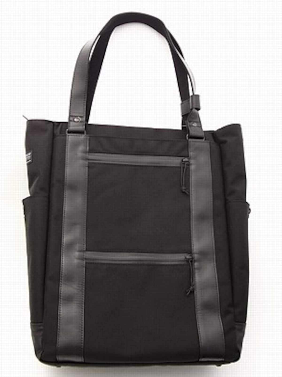 EasternShape「Phaedra Tote Bag」。色は写真のブラックの他、ダークブラウンもある