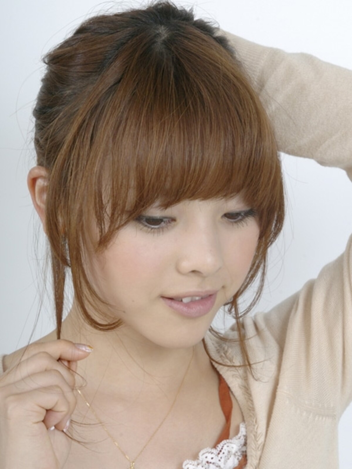 おくれ毛を巻いて楽しむのもおススメ☆