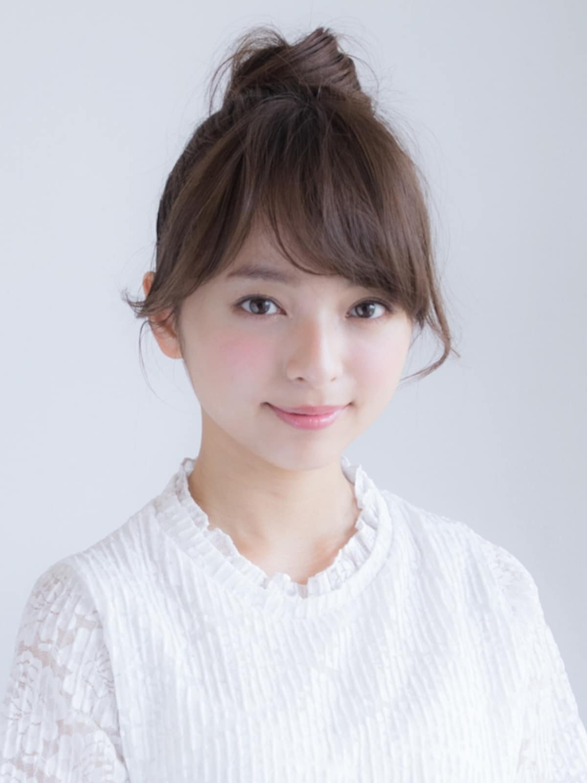 お団子ヘアの正しい作り方、失敗しないやり方は？
