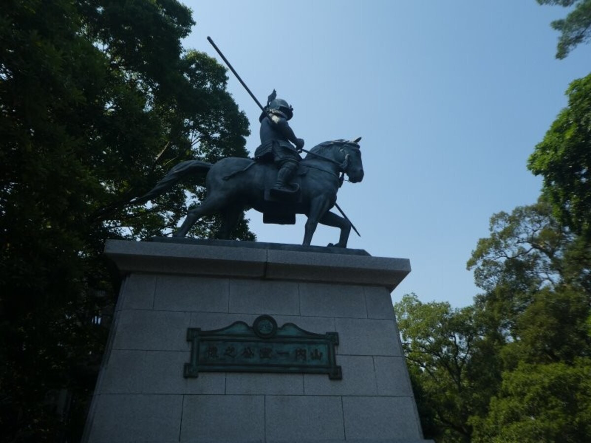高知城（2）／山内一豊の騎馬像