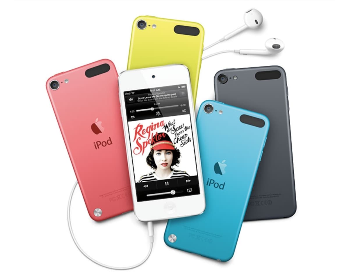2012年10月に発売された第5世代iPod touch。このシリーズとしては初めて多彩なカラーバリエーションが採用された