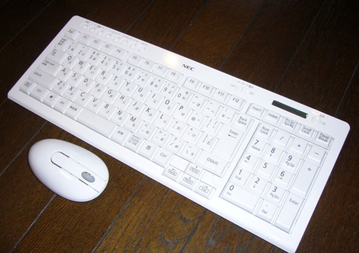 NECこだわりの、軽快にタイプできるキーボード