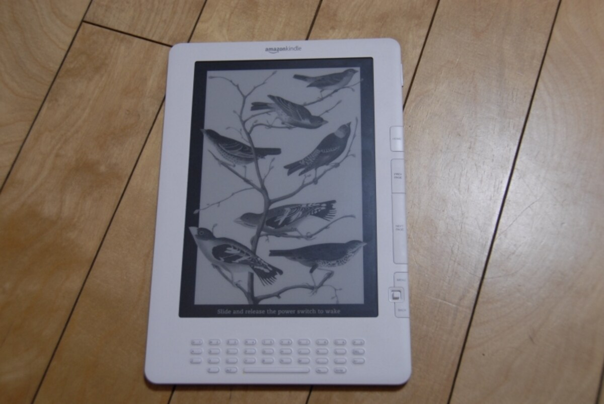 米Amazonが2010年1月に日本を含む100カ国以上で発売した「Kindle DX with Global Wireless」