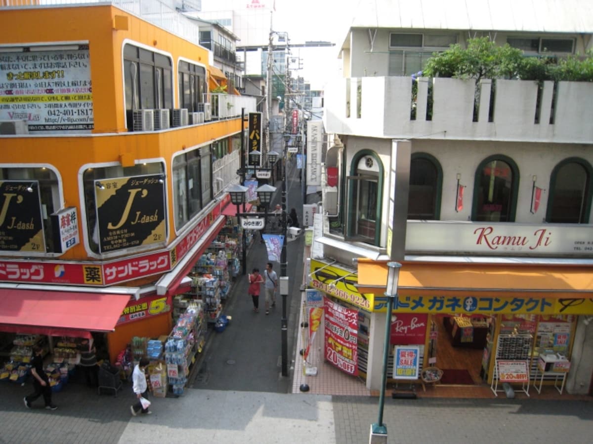 飲食店の多い路地