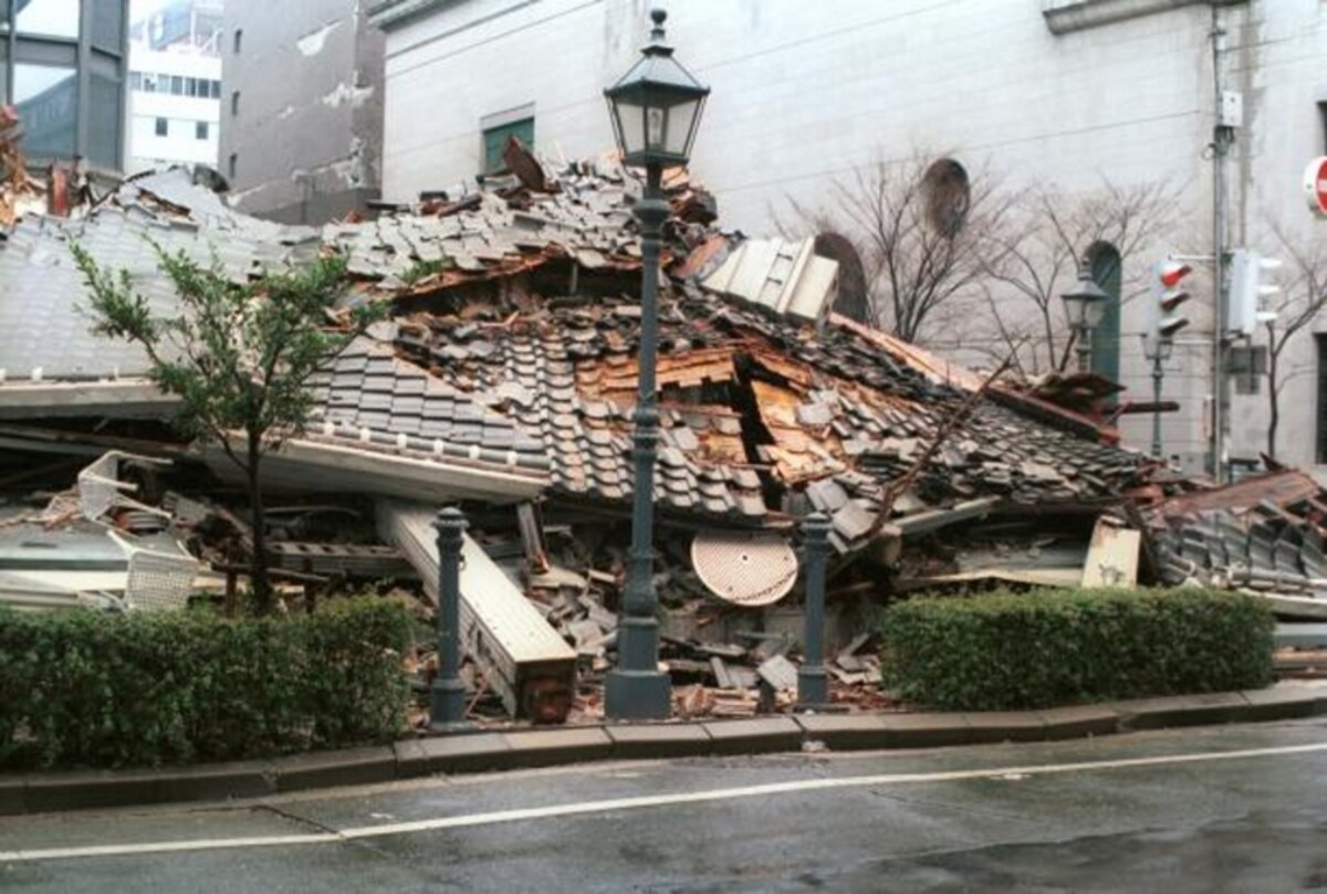 阪神淡路大震災では古い木造家屋に被害が多く見られました※3)