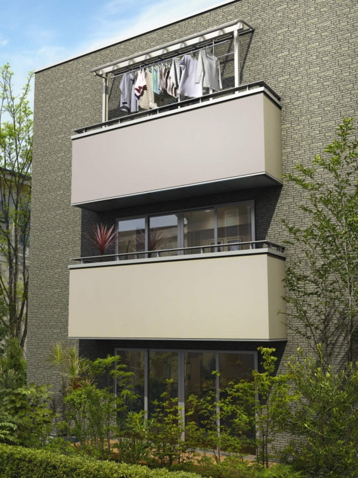 風の強い3階でも設置可能なシンプルなデザインのバルコニー屋根。 [躯体式バルコニー屋根 ヴェクター 柱奥行移動 アール型 H2 トーメイマット/物干しセット 吊り下げ式 H2]　 YKK AP　 http://www.ykkap.co.jp/