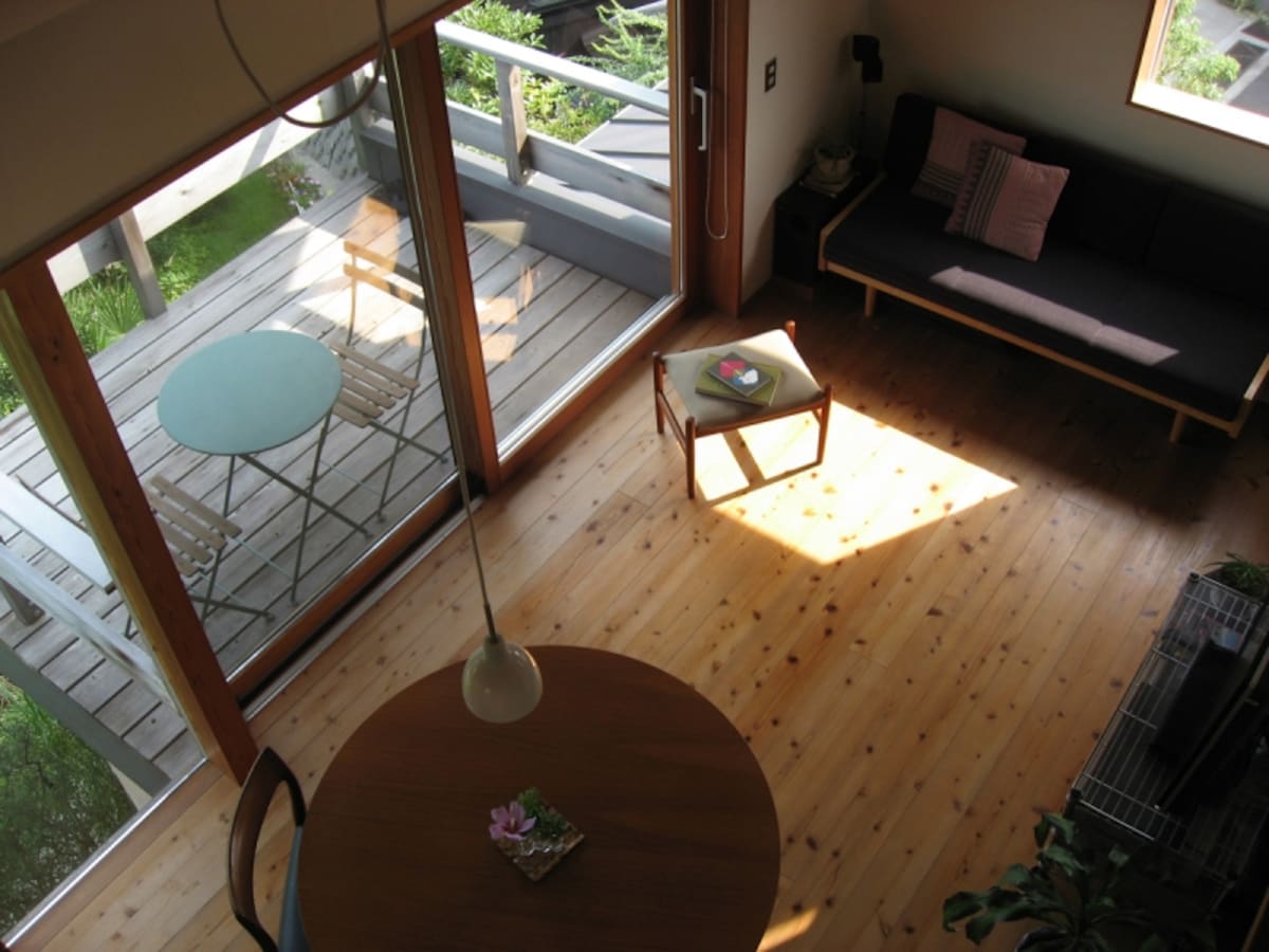 2階リビングではロフトなども設けやすく、空間に広がりが生まれる