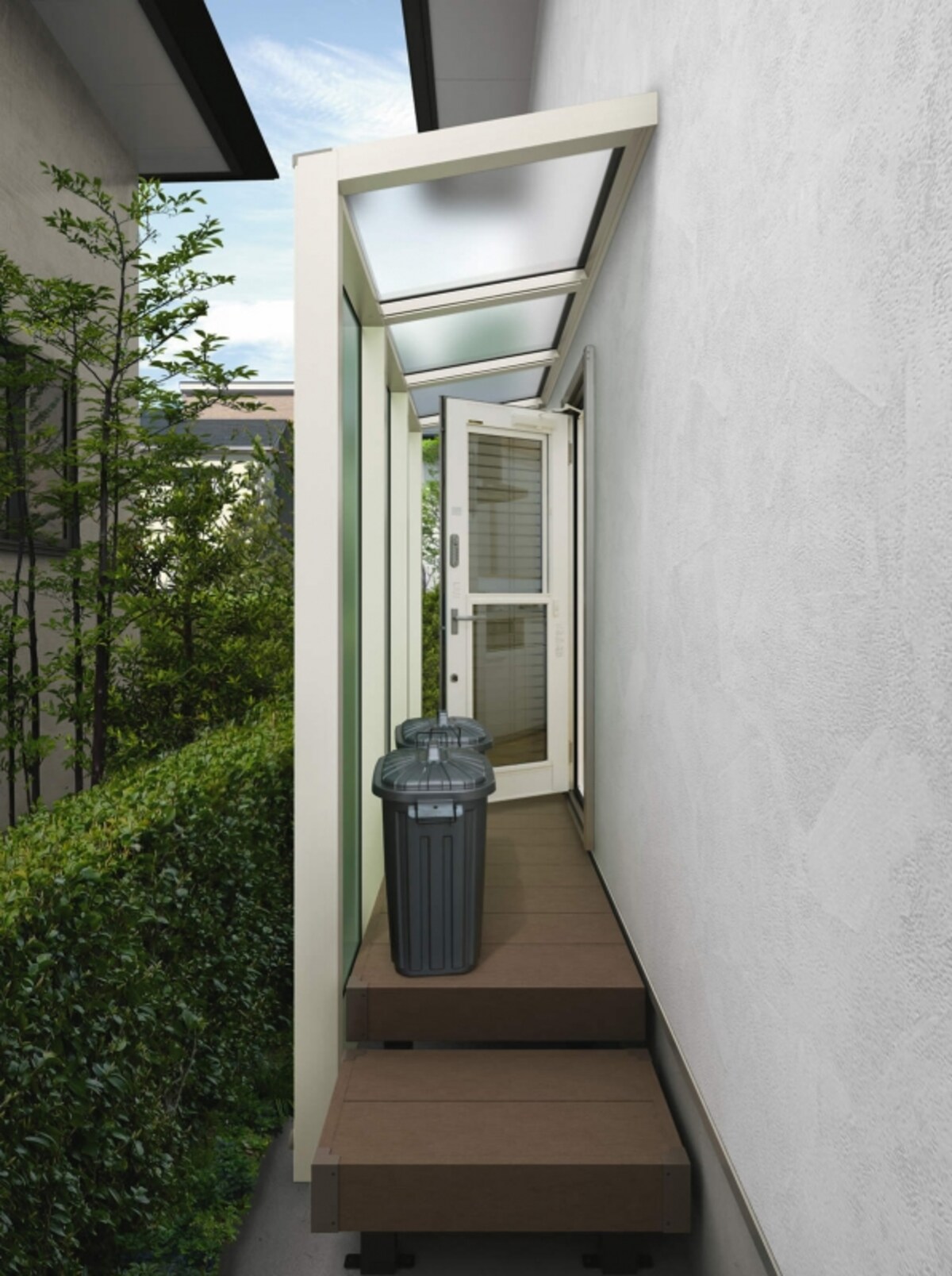 勝手口付近にデッキと屋根を設けることで、日々の使い勝手も高まる。 [アウタールーフ 正面デザインパネル 7型 外観 MM H2]　 YKK AP http://www.ykkap.co.jp/