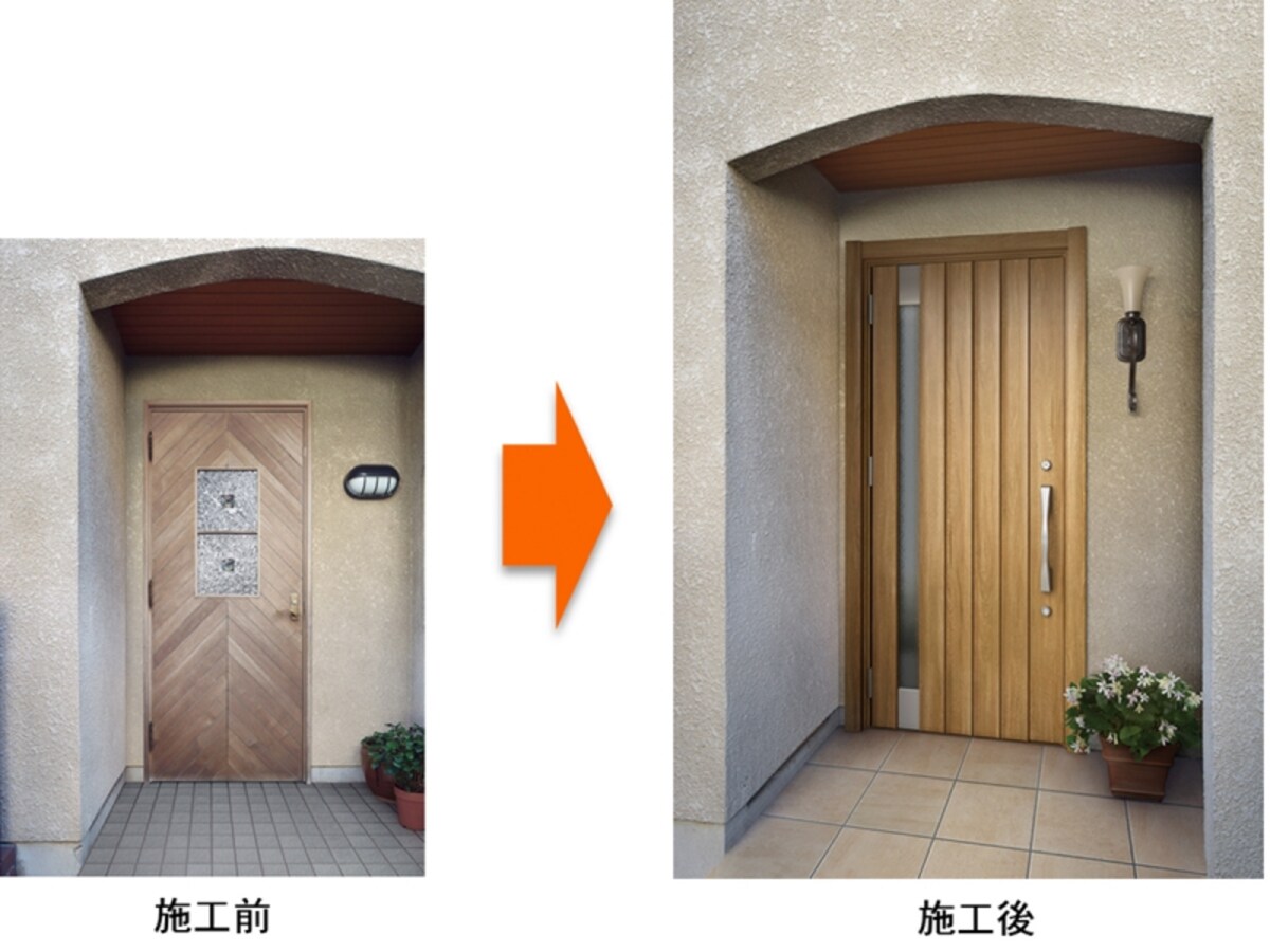 床の素材も空間のイメージや使い勝手を左右するもの。既存のタイル上に専用接着剤を用いて新しいタイルを張り付けるリフォーム向けの商品も。 [玄関床タイルリフォーム工法]　 LIXIL　 http://www.lixil.co.jp/ 